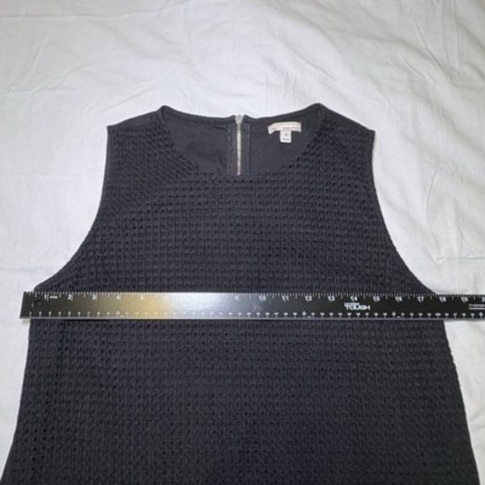 GAP Black Eyelet Sheath Dress Womens S Boxy Sleeveless Lined Minimal Neutral LBD - Picture 3 of 6